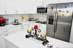 Picture of 1555 W 44Th Pl # 250, Hialeah, FL 33012