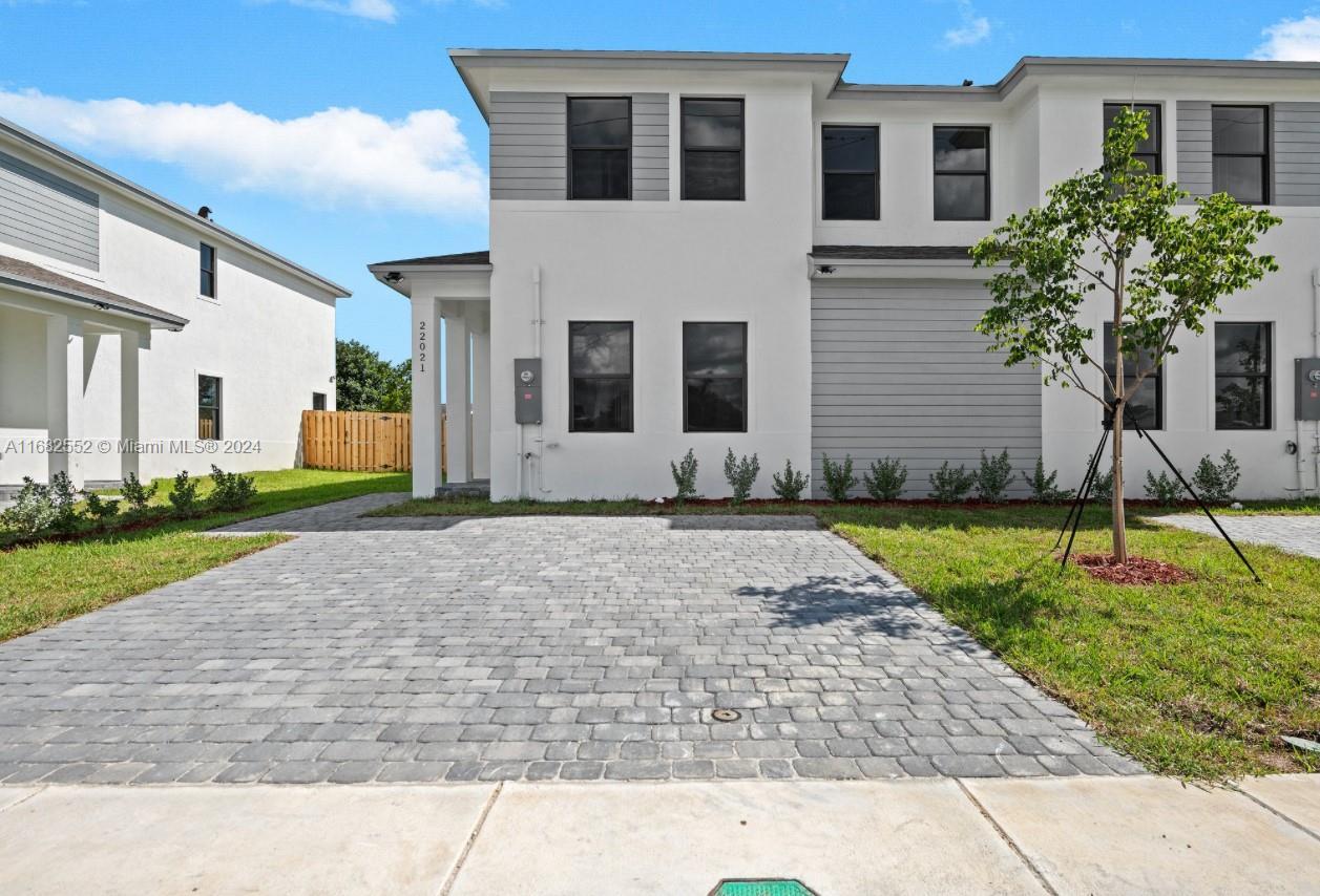 Picture of 22025 SW 114 Ave # 22025, Miami, FL 33170