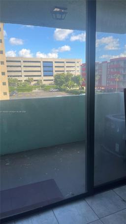 Picture of 1825 W 44Th Pl # 309, Hialeah, FL 33012