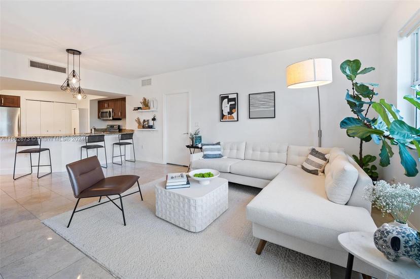 Picture of 20000 E Country Club Dr # 314, Aventura FL 33180