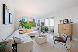 Picture of 20000 E Country Club Dr # 314, Aventura, FL 33180