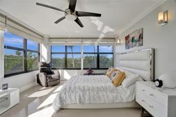 Picture of 2500 Parkview Dr # 410, Hallandale Beach, FL 33009