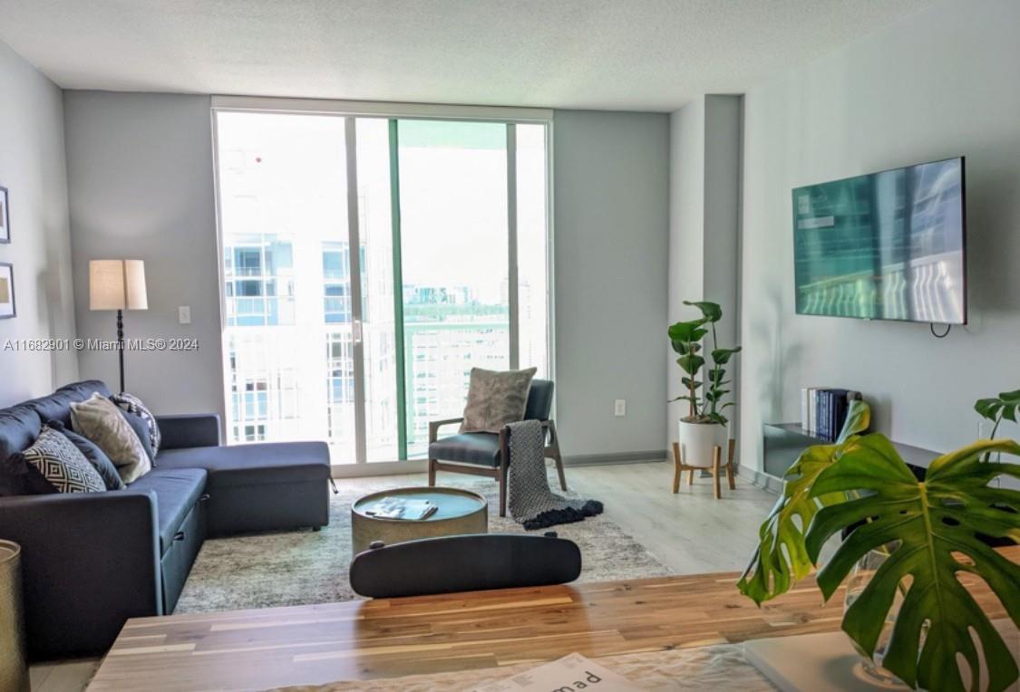 Picture of 1200 Brickell Bay Dr, Miami, FL 33131