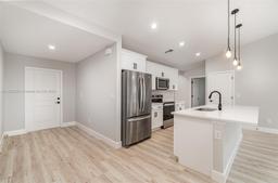 Picture of 129 SW 9Th Pl, Cape Coral, FL 33991