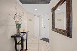 Picture of 2035 SE 26Th Ln # 107, Homestead, FL 33035