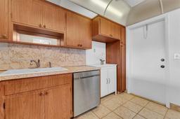 Picture of 330 SE 2Nd St # 303F, Hallandale Beach, FL 33009