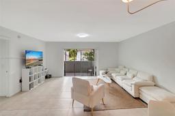 Picture of 110 S Shore Dr # 2C, Miami Beach, FL 33141