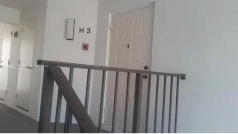 Picture of 1009 Green Pine Blvd # H3, West Palm Beach FL 33409