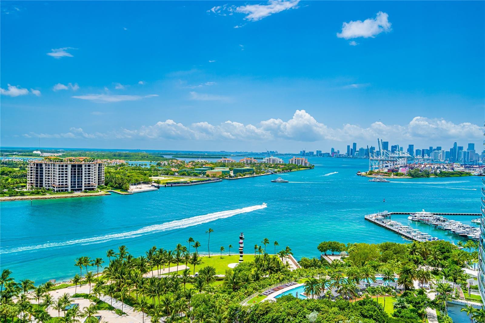 Picture of 300 S Pointe Dr # 2102, Miami Beach, FL 33139
