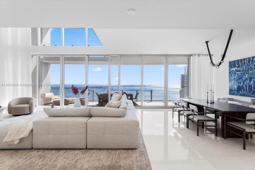Picture of 300 Biscayne Blvd Way, Miami FL 33131