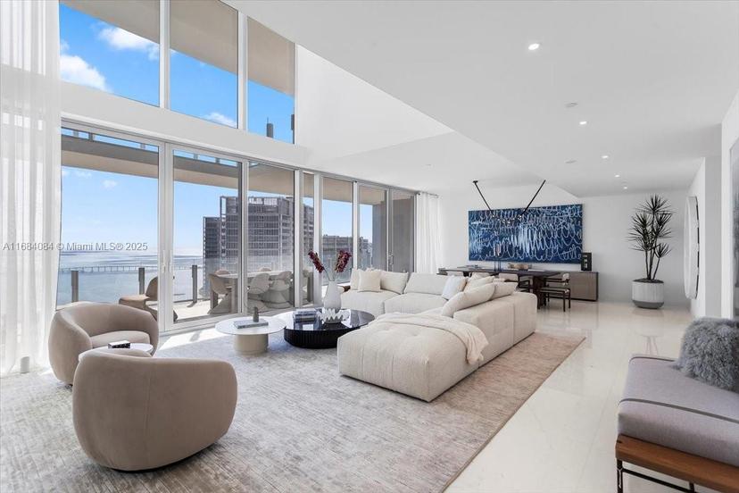 Picture of 300 Biscayne Blvd Way, Miami FL 33131