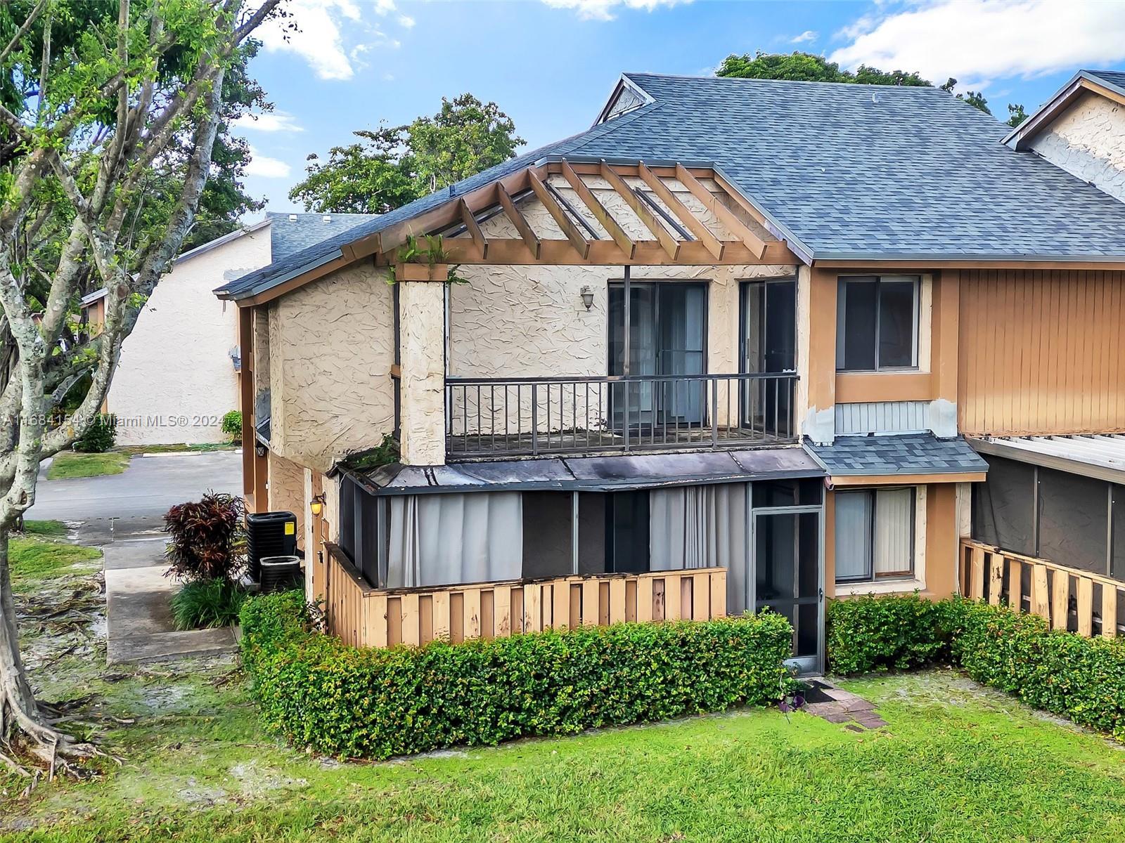 Picture of 66 Wimbledon Lake Dr, Plantation, FL 33324
