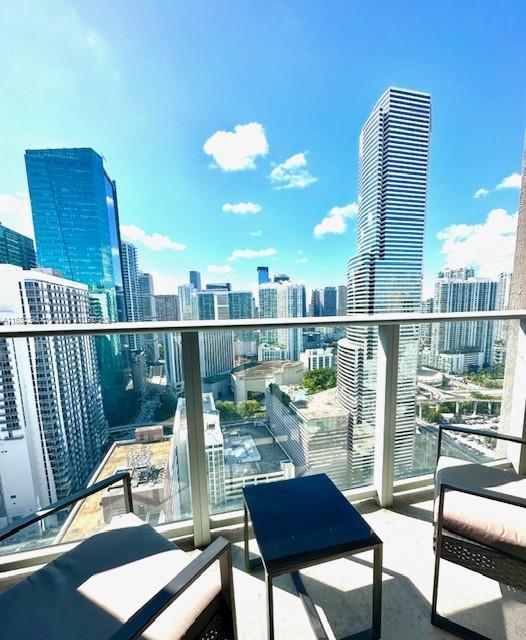 Picture of 151 SE 1St St # 2805, Miami, FL 33131