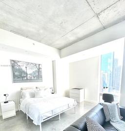 Picture of 151 SE 1St St # 2805, Miami, FL 33131