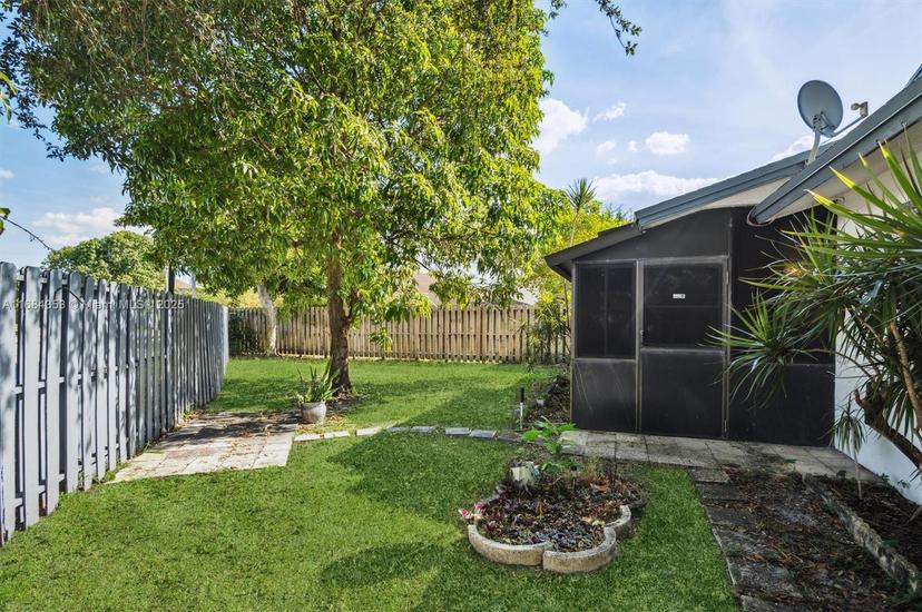 Picture of 10008 SW 14Th St, Pembroke Pines FL 33025