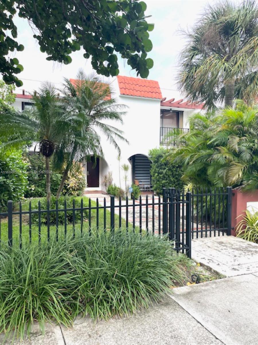 Picture of 265 Grapetree Dr # 108, Key Biscayne, FL 33149
