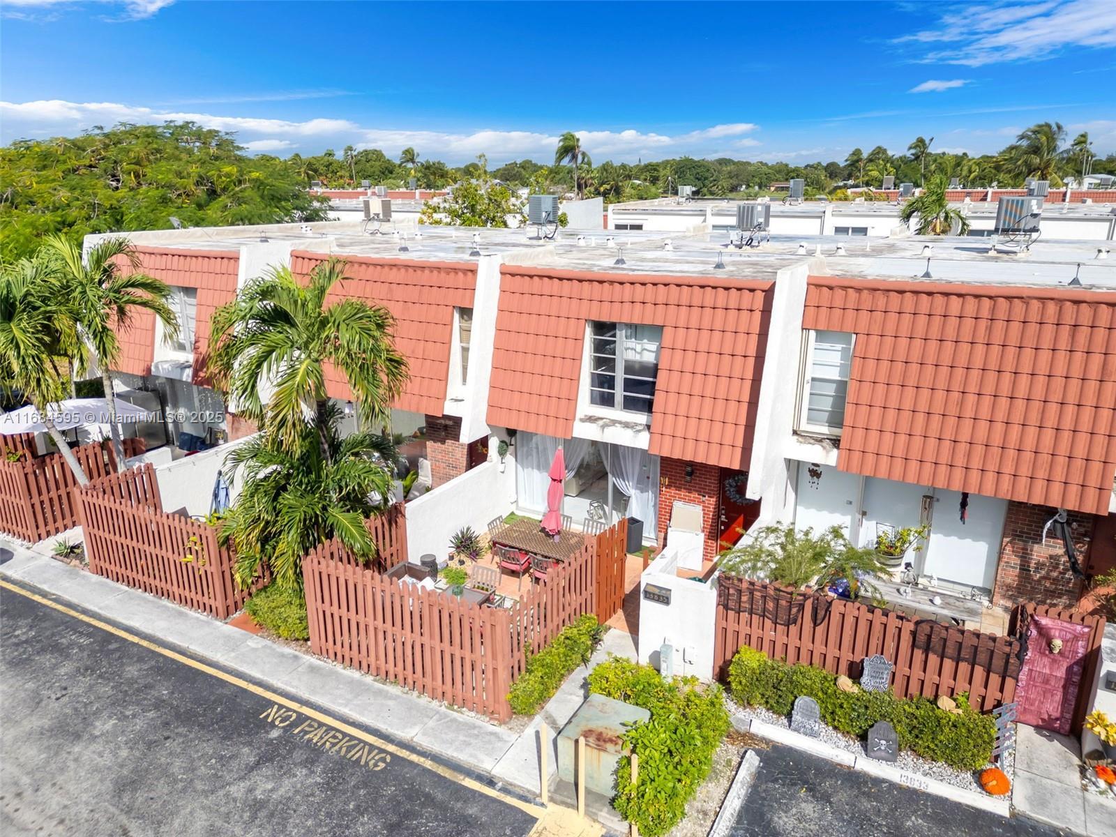 Picture of 13835 SW 84Th St # 503, Miami, FL 33183