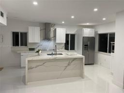 Picture of 1201 Marseille Dr # 17, Miami Beach, FL 33141