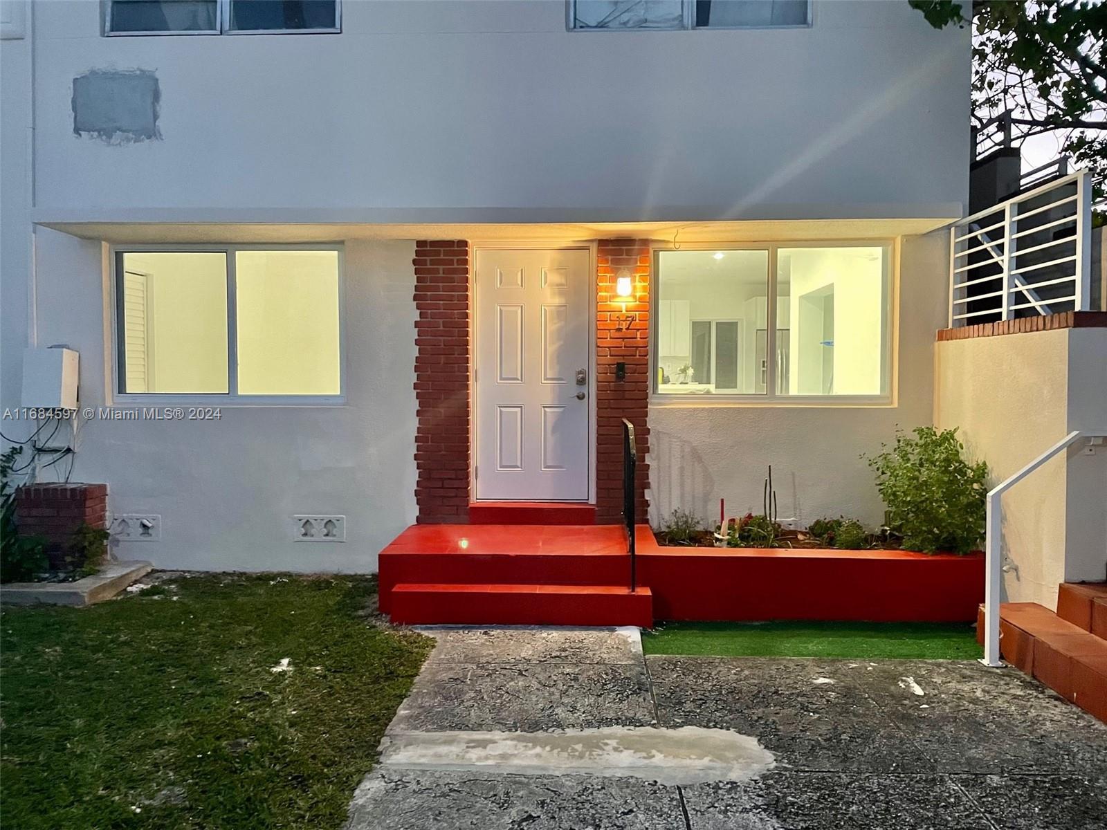 Picture of 1201 Marseille Dr # 17, Miami Beach, FL 33141