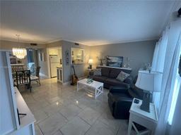 Picture of 9141 Sunrise Lakes Blvd # 206, Sunrise, FL 33322