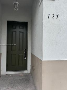 Picture of 21211 NW 14Th Pl # 27, Miami Gardens, FL 33169