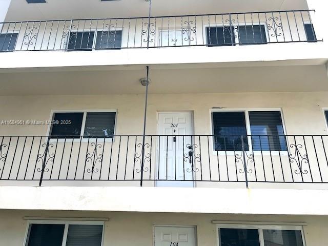 Picture of 2210 Taylor St # 204, Hollywood FL 33020