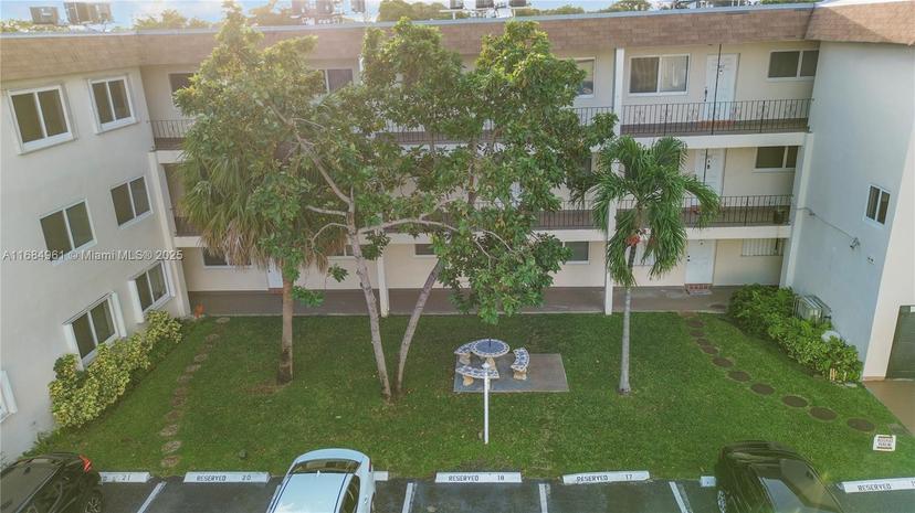Picture of 2210 Taylor St # 204, Hollywood FL 33020