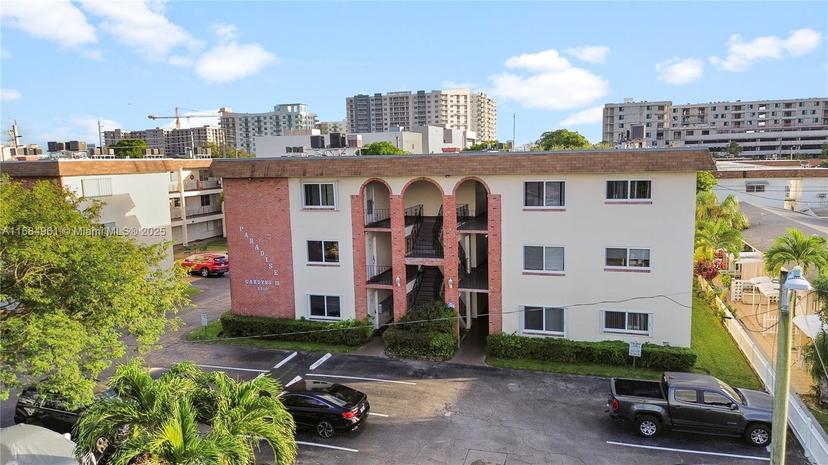 Picture of 2210 Taylor St # 204, Hollywood FL 33020