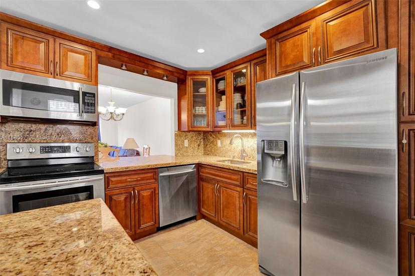 Picture of 410 SE 2Nd St # 220, Hallandale Beach FL 33009