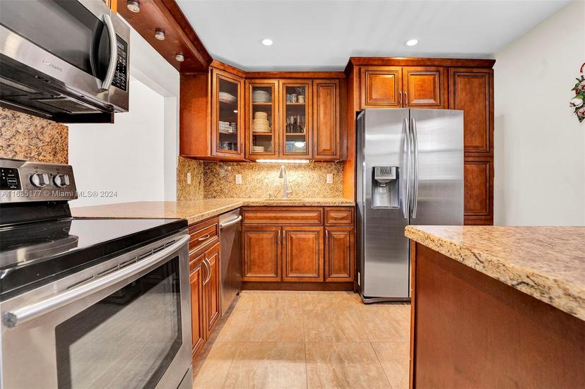 Picture of 410 SE 2Nd St # 220, Hallandale Beach FL 33009