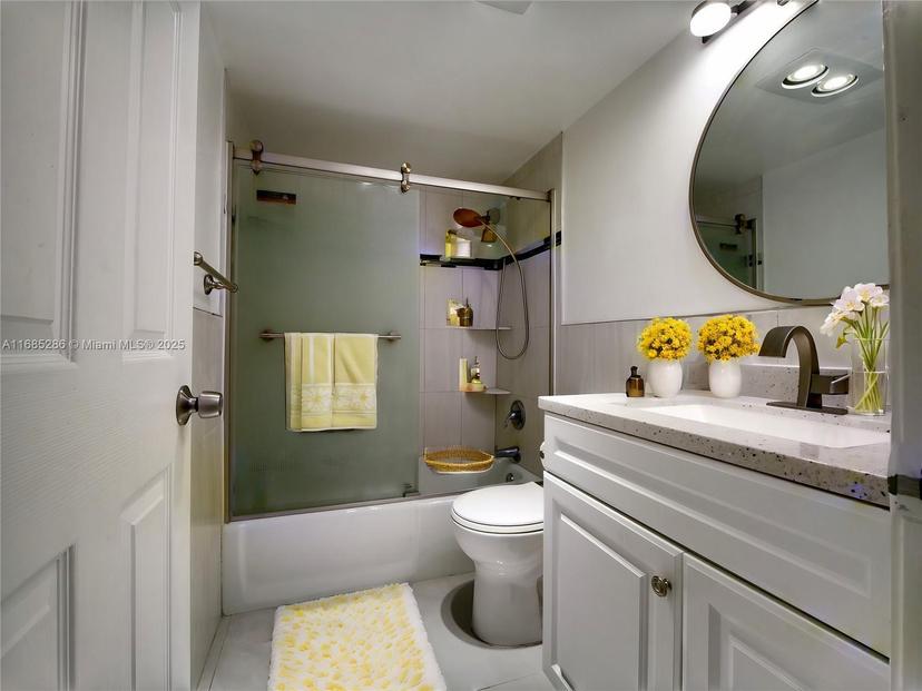 Picture of 550 Bayshore Dr # 104, Fort Lauderdale FL 33304