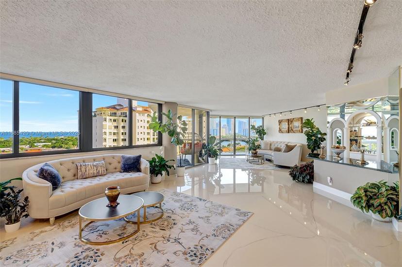 Picture of 20185 E Country Club Dr # 1101, Aventura FL 33180