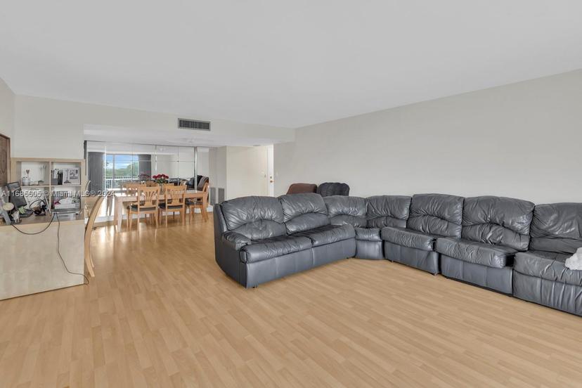 Picture of 2801 NE 183 St # 301W, Aventura FL 33160