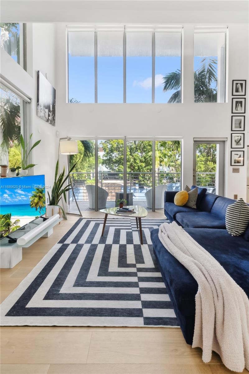 Picture of 900 4Th St # 3, Miami Beach FL 33139