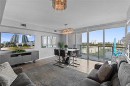 Picture of 19400 Turnberry Way # 1132, Aventura, FL 33180