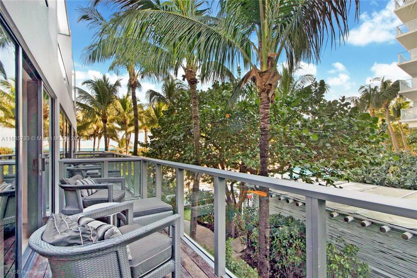 Picture of 2201 Collins Ave # 3, Miami Beach FL 33139
