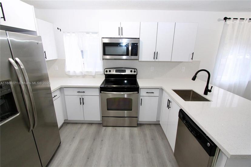 Picture of 2290 NW 51St Ter, Miami FL 33142