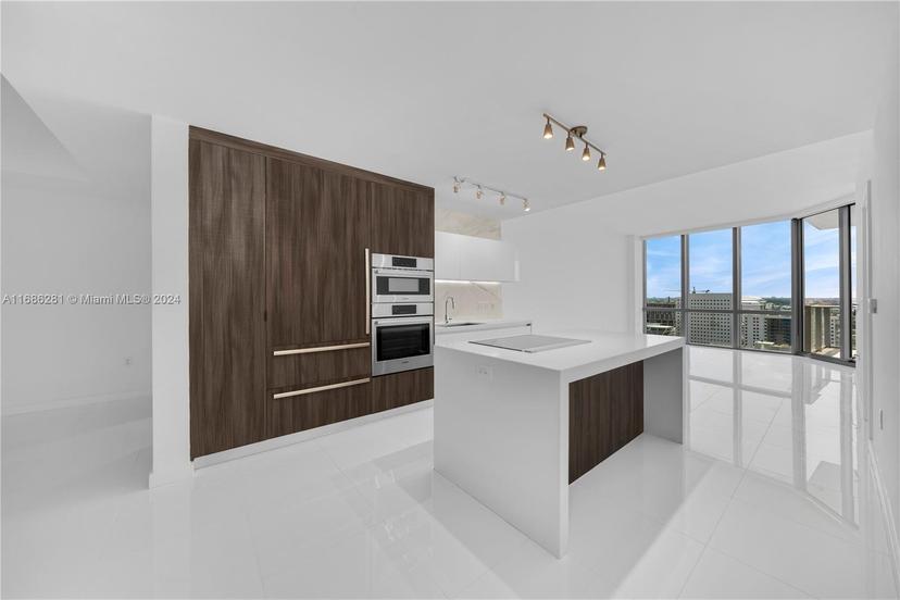Picture of 851 NE 1St Ave # 2106, Miami FL 33132