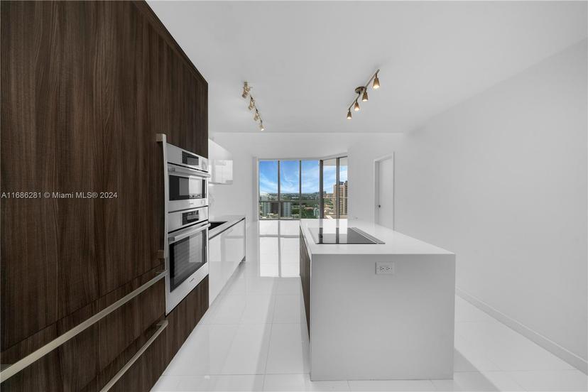 Picture of 851 NE 1St Ave # 2106, Miami FL 33132