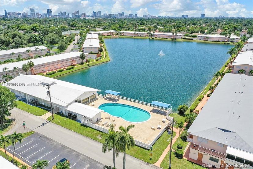 Picture of 900 SW 11Th Ave # 12A, Hallandale Beach FL 33009