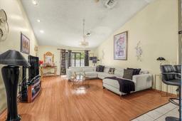 Picture of 4080 NW 1St Pl, Deerfield Beach, FL 33442