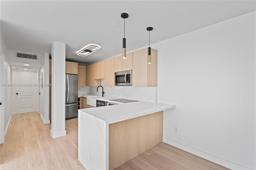 Picture of 1100 Alton Rd # 5A, Miami Beach, FL 33139