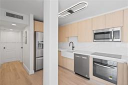 Picture of 1100 Alton Rd # 5A, Miami Beach, FL 33139