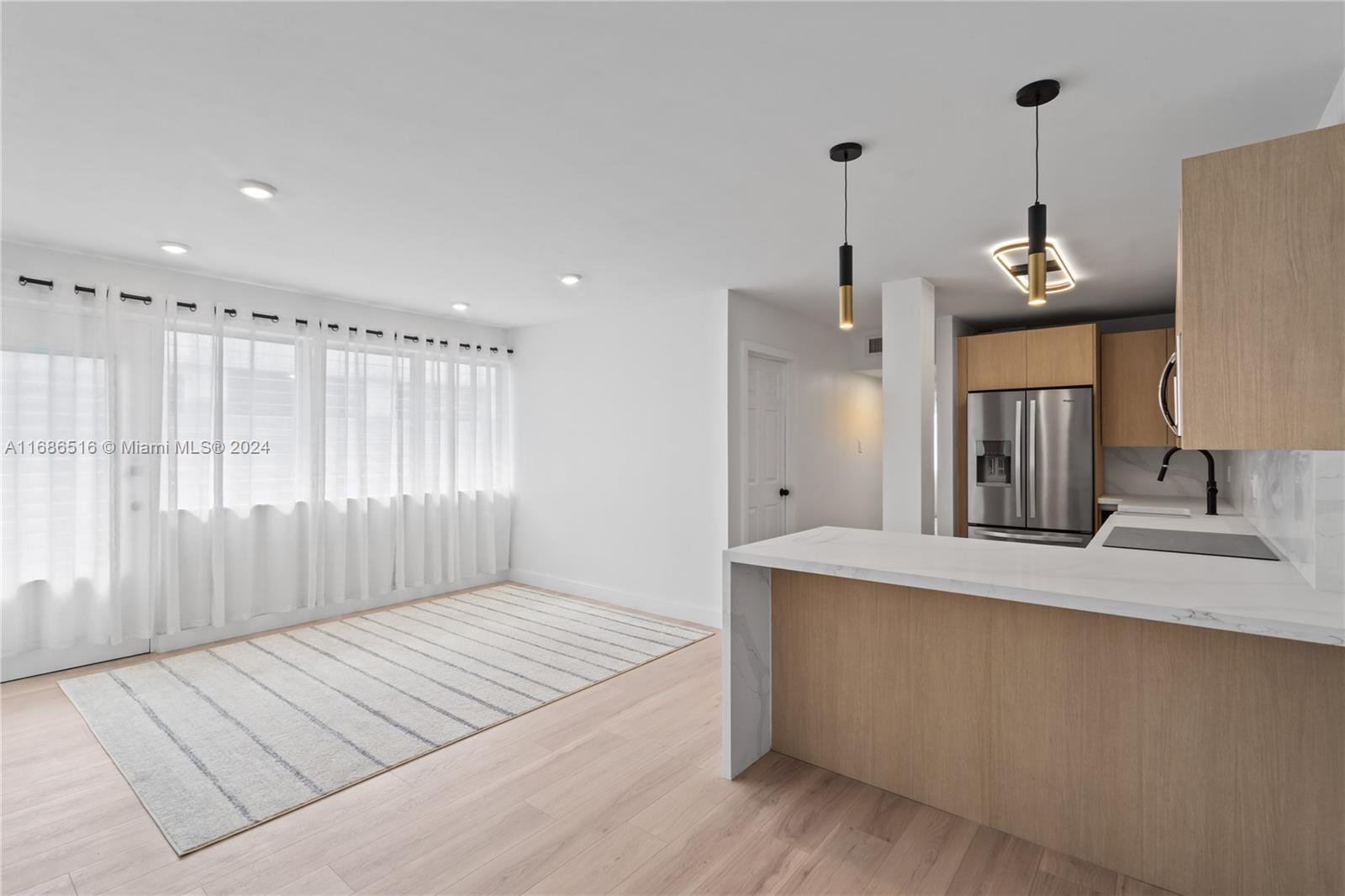 Picture of 1100 Alton Rd # 5A, Miami Beach, FL 33139