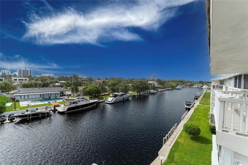 Picture of 455 Paradise Isle Blvd # 402, Hallandale Beach FL 33009
