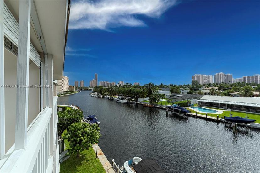 Picture of 455 Paradise Isle Blvd # 402, Hallandale Beach FL 33009