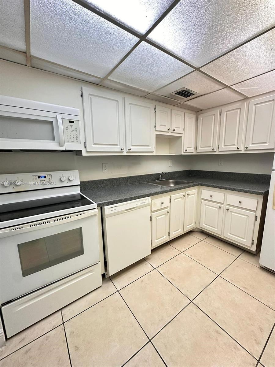 Picture of 1805 Sans Souci Blvd # 420, North Miami, FL 33181