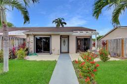 Picture of 5045 E Lakes Dr, Deerfield Beach, FL 33064