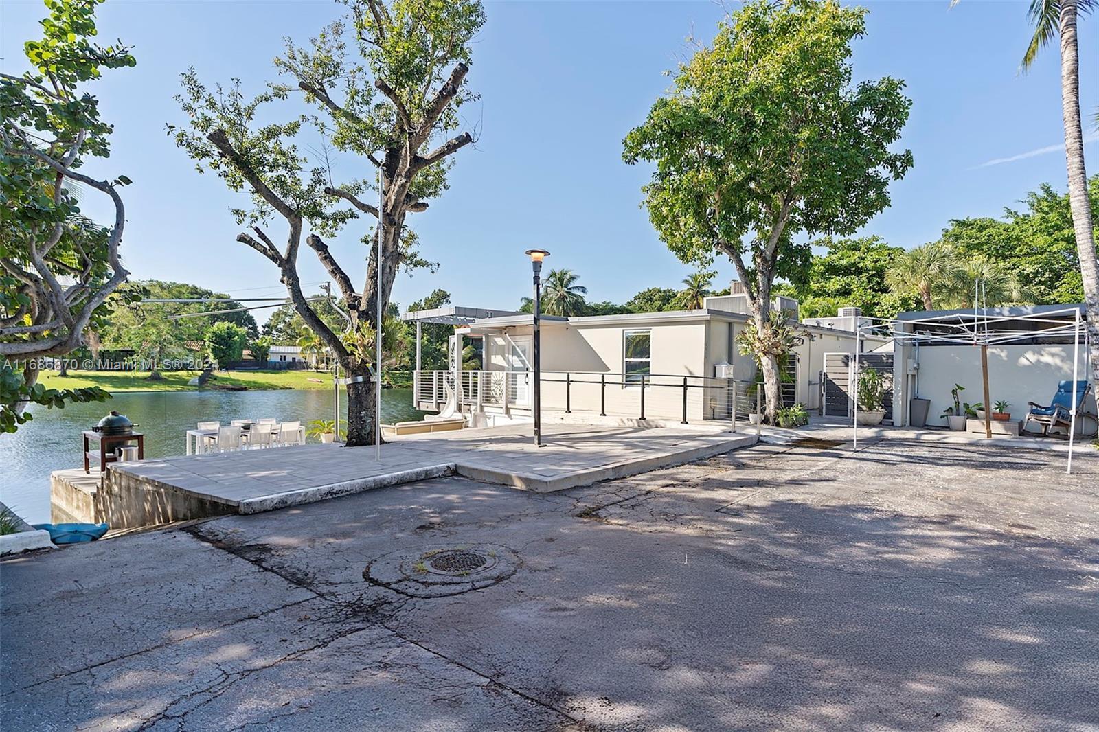 Picture of 6616 E Miami Lakes Dr E, Miami Lakes, FL 33014