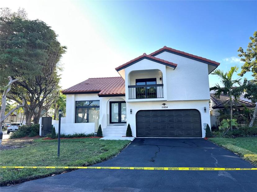 Picture of 11824 SW 107Th Ln, Miami FL 33186
